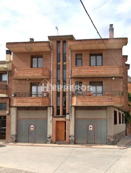 Foto 7e180b65-52fb-46c0-9313-a80faacb3a01. Casa a schiera con riscaldamento parcheggio in Villamediana de Iregua