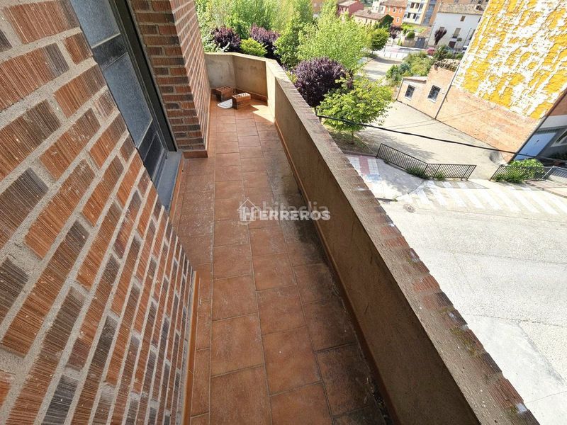 Foto d92c1fd2-16d7-499a-8246-84b2155eae90. Casa a schiera con riscaldamento parcheggio in Villamediana de Iregua