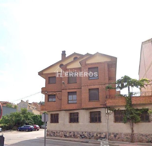 Foto ffa37d4f-9dd7-4261-bf80-d5e5f36335ca. Casa a schiera con riscaldamento parcheggio in Villamediana de Iregua