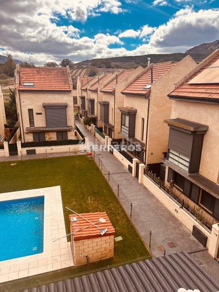 Foto 8b23ab34-58d7-45b3-8b1f-a8bbb6cca036. Chalet  en venta , 3 dormitorios. en Ribafrecha