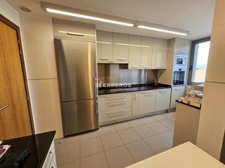 Flat  Moncalvillo. Piso en venta en la guindalera, 3 dormitorios.