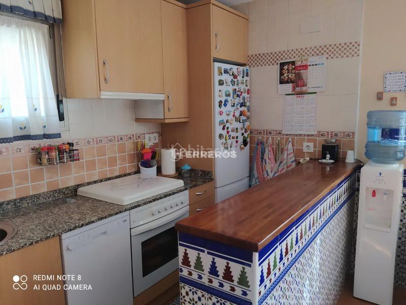 Foto 6092d3ac-792e-4f94-9a63-6aca21b303c3. Casa con riscaldamento parcheggio in Murillo de Río Leza