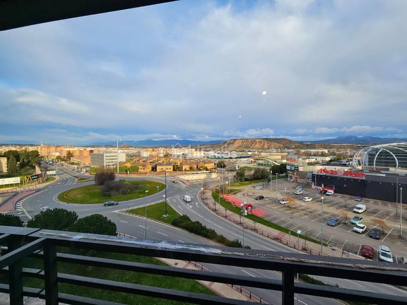 Foto f3776089-4c3c-46aa-8a9f-a6de456ef9aa. Piso  en venta en Los Lirios, 3 dormitorios. en Logroño
