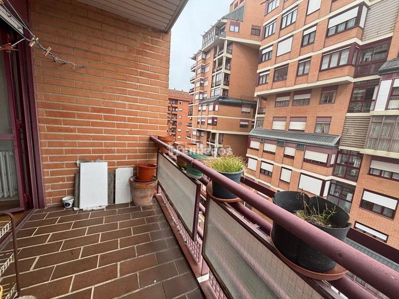 Foto e6cce686-4914-4025-82c3-207810d16831. Pis amb calefacció aparcament a Gran Via Logroño