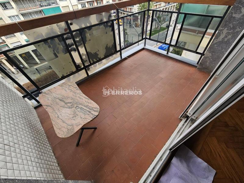 Foto 22b43a7a-4142-4c3b-914d-8023533ececc. Piso  en venta en gran vía, 3 dormitorios. en Logroño
