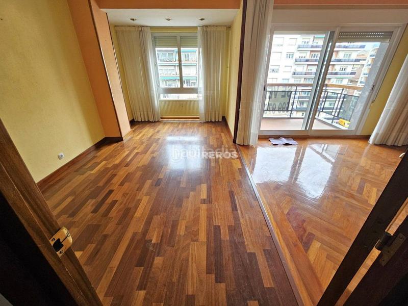 Foto 58cad364-57ac-4fe4-8e7a-37058d6d658b. Piso  en venta en gran vía, 3 dormitorios. en Logroño