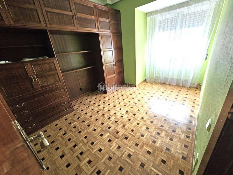 Foto 5e12f240-7908-446a-a52c-c2685caaa0b7. Piso  en venta en gran vía, 3 dormitorios. en Logroño