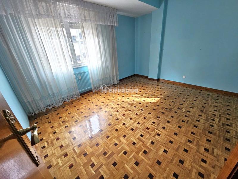 Foto e42961e8-a183-46f1-844d-844ce012d0ec. Piso  en venta en gran vía, 3 dormitorios. en Logroño