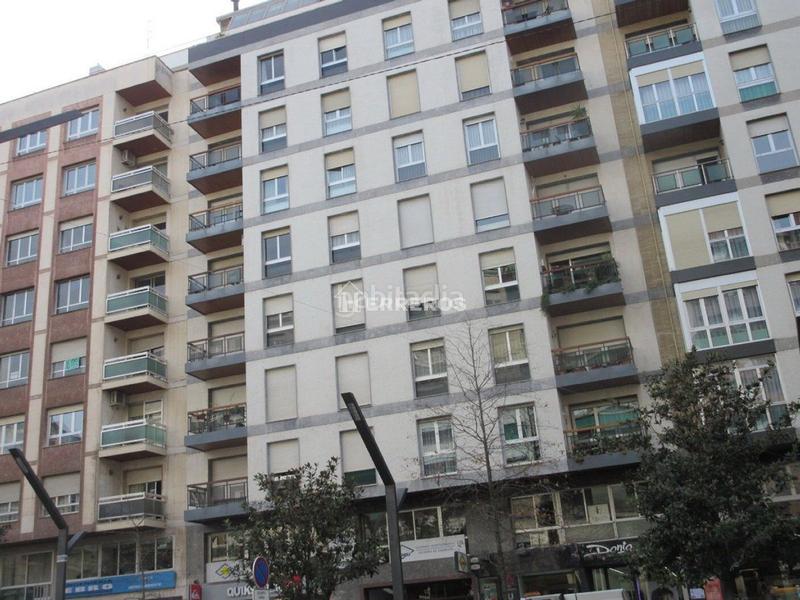 Foto f9834b88-0584-4902-828e-733362c25f20. Piso  en venta en gran vía, 3 dormitorios. en Logroño