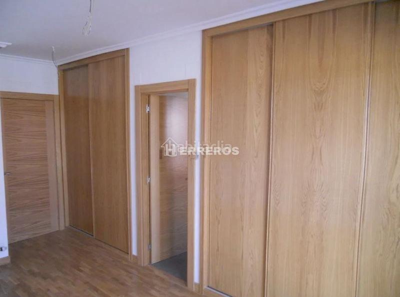 Foto da946bb2-7821-4624-acca-5469b0101fcf. Casa adossada amb calefacció aparcament a Navarrete