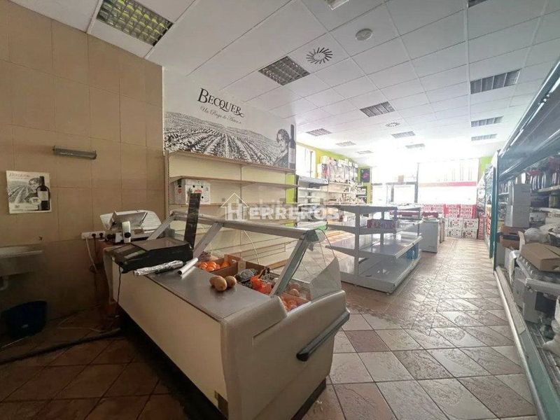 Foto 9fdf19df-fce2-46d4-8321-b9600e34a9ed. Local comercial a Oeste Logroño