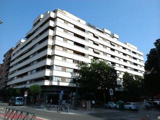 Aparcament cotxe  Duquesa de la victoria. Garaje en venta en avda. la paz.