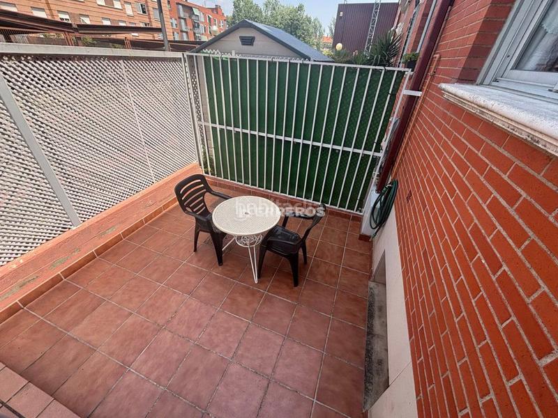 Foto 0a6d0048-858b-42aa-8bd0-a19eed840800. Reihenhaus mit heizung parking pool in Portillejo - Valdegastea Logroño