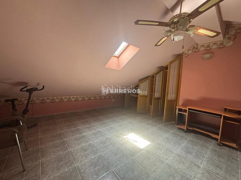 Foto 27245c42-3e4c-49b1-83dd-8ce5ac9f451e. Reihenhaus mit heizung parking pool in Portillejo - Valdegastea Logroño