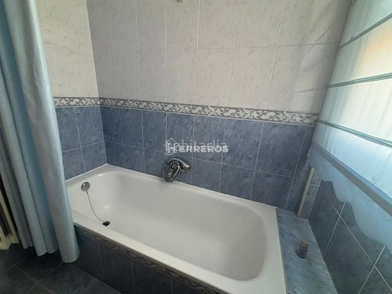 Foto 2d188468-113c-40aa-b3a6-e7d7725b6eaf. Reihenhaus mit heizung parking pool in Portillejo - Valdegastea Logroño