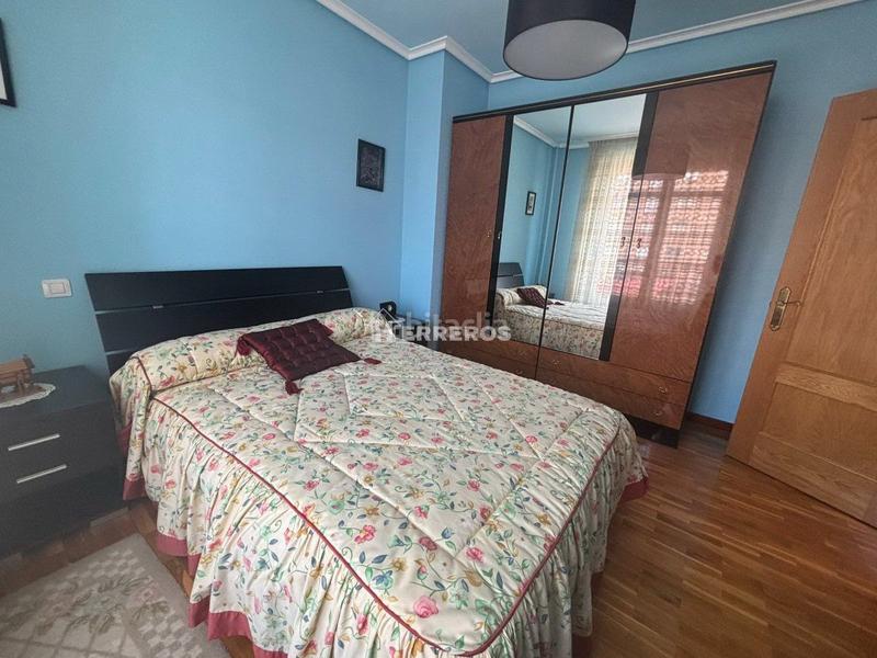 Foto 432f09bd-d98c-46ff-8a85-e3e4db8af9d0. Reihenhaus mit heizung parking pool in Portillejo - Valdegastea Logroño