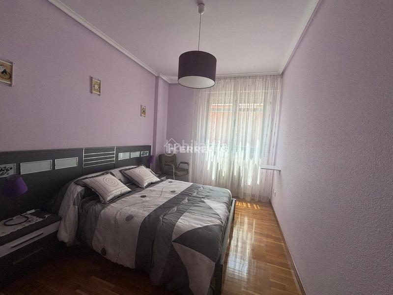 Foto 4e5e2f59-b0f4-424e-8b87-e043cdd6fe61. Reihenhaus mit heizung parking pool in Portillejo - Valdegastea Logroño