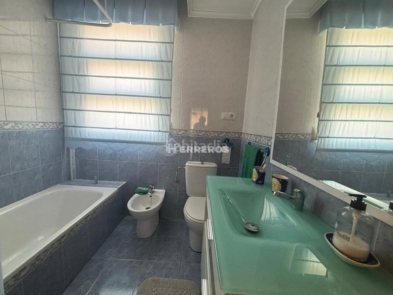 Foto 5fb81957-1e81-477d-9ae7-1c598e9b9ad7. Reihenhaus mit heizung parking pool in Portillejo - Valdegastea Logroño