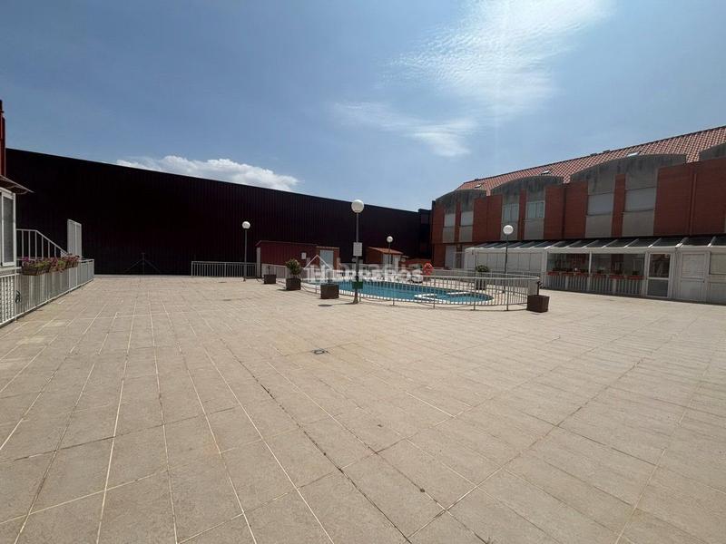 Foto 9137ed84-6d56-4697-abd4-fa356c3f573a. Reihenhaus mit heizung parking pool in Portillejo - Valdegastea Logroño