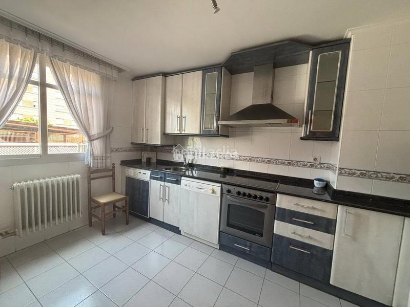 Foto cdae5cb8-b281-44d9-a428-d8790e144e83. Reihenhaus mit heizung parking pool in Portillejo - Valdegastea Logroño