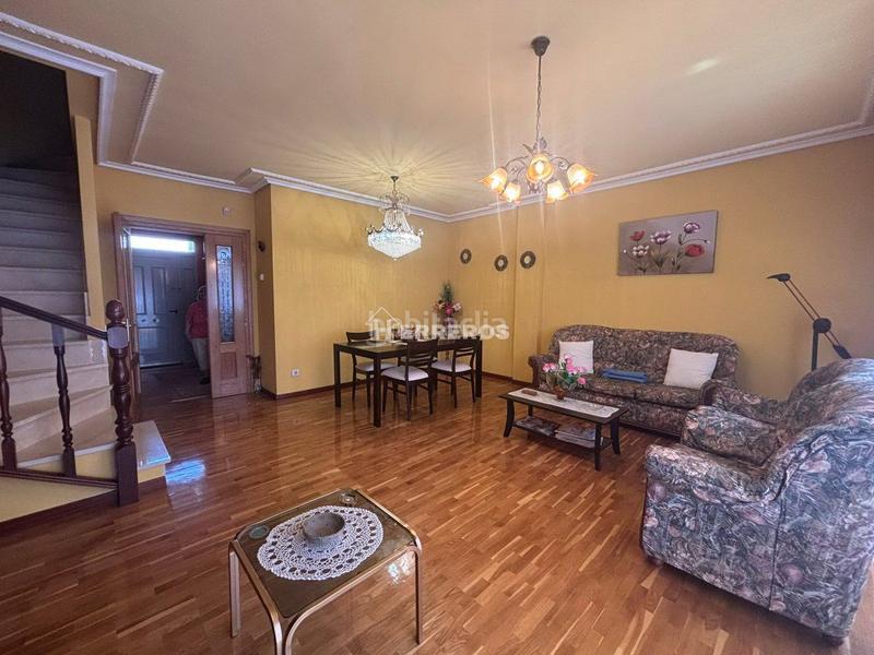 Foto db6dda5f-6120-444b-b53d-d5dbfdbe6f4f. Reihenhaus mit heizung parking pool in Portillejo - Valdegastea Logroño