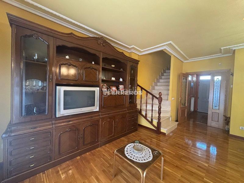 Foto fa5687d2-2b55-4b79-b66d-364599a6f883. Reihenhaus mit heizung parking pool in Portillejo - Valdegastea Logroño