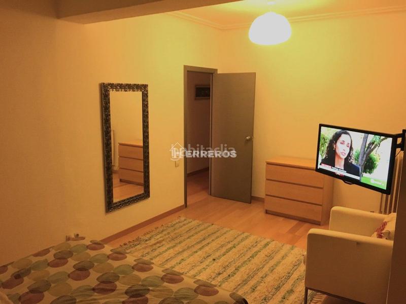 Foto ef5ff3fa-e24b-4c9c-a5b3-b246363673e4. Apartamento  en venta en centro, 2 dormitorios. en Logroño