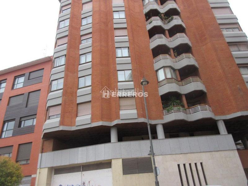 Foto 006d59c6-9461-4016-b928-bf2c9d771e4c. Pis amb calefacció aparcament a Oeste Logroño