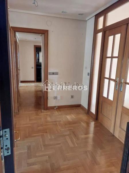 Foto 7cb4c464-28e3-4fa2-b6c1-6e331f759fbc. Pis amb calefacció aparcament a San Adrián Logroño