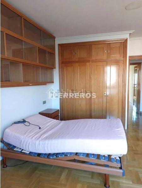 Foto c24c0a28-795c-40b6-b538-2a173114c13b. Pis amb calefacció aparcament a San Adrián Logroño