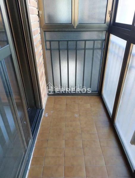 Foto f1cf62c7-a06e-4242-85c0-16c436e8856d. Pis amb calefacció aparcament a San Adrián Logroño