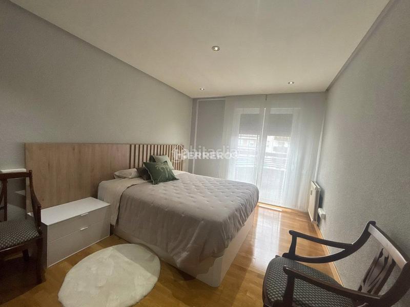 Foto 655cf7b0-0c83-4b33-850b-6814f3087244. Flat with heating in Gran Via Logroño