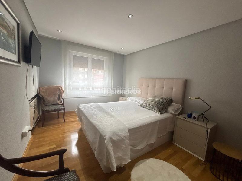 Foto b2714efa-068c-42f2-8d3b-813a88c73fe9. Flat with heating in Gran Via Logroño