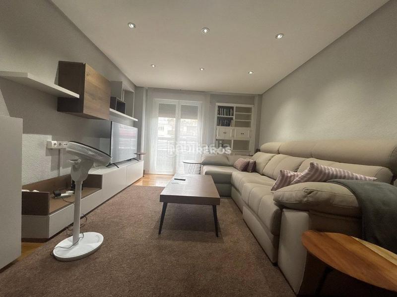 Foto d5a6c4a2-7419-490d-a4cc-e57579fb91c8. Flat with heating in Gran Via Logroño