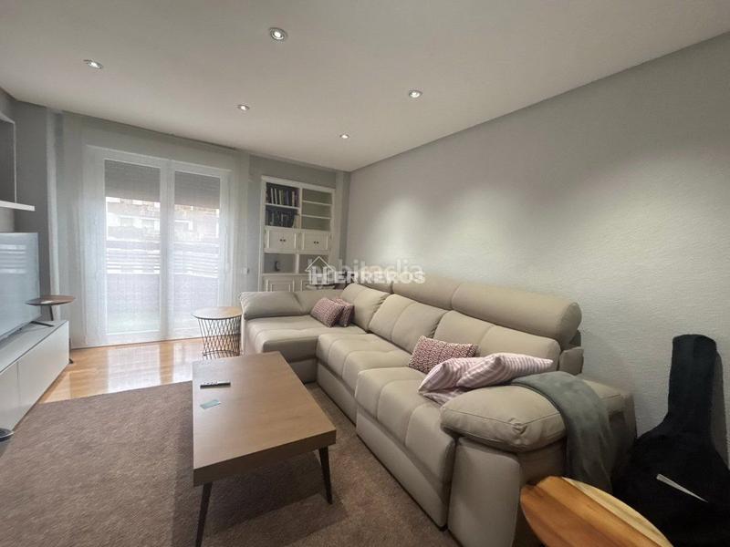 Foto fb14349c-d9ef-49a0-b96d-ae0253464ae5. Flat with heating in Gran Via Logroño