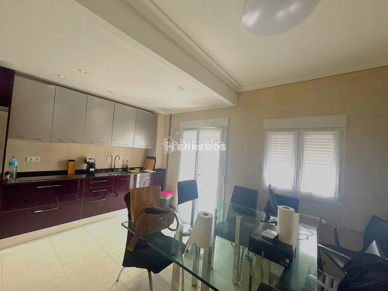 Foto fe742c95-5917-4c66-9f8c-8bb3a9e4a0b7. Flat with heating in Gran Via Logroño
