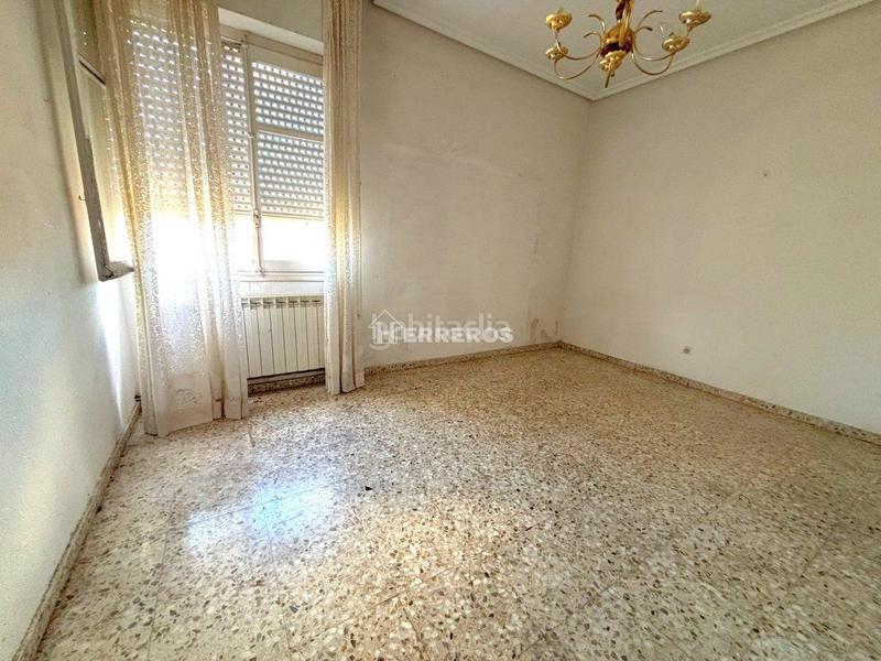 Foto 3311ed78-7de6-43d2-80b6-eb953f918cd9. Pis amb calefacció a Oeste Logroño