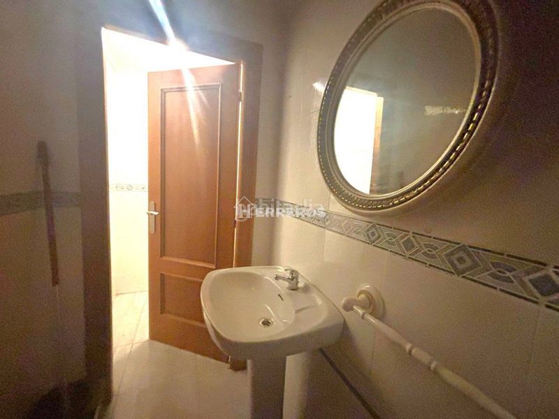 Foto 82fc5017-c989-48fe-98fb-1a14ae39c5bb. Local comercial a Jesuitas Logroño
