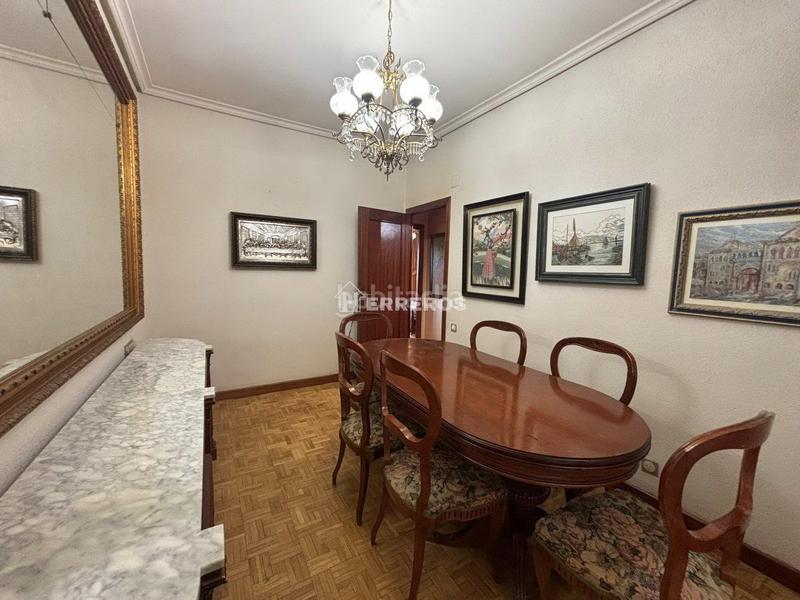 Foto 1a6991a2-baac-49df-a4f7-3dcf97ea4314. Piso  en venta en centro, 3 dormitorios. en Gran Via Logroño