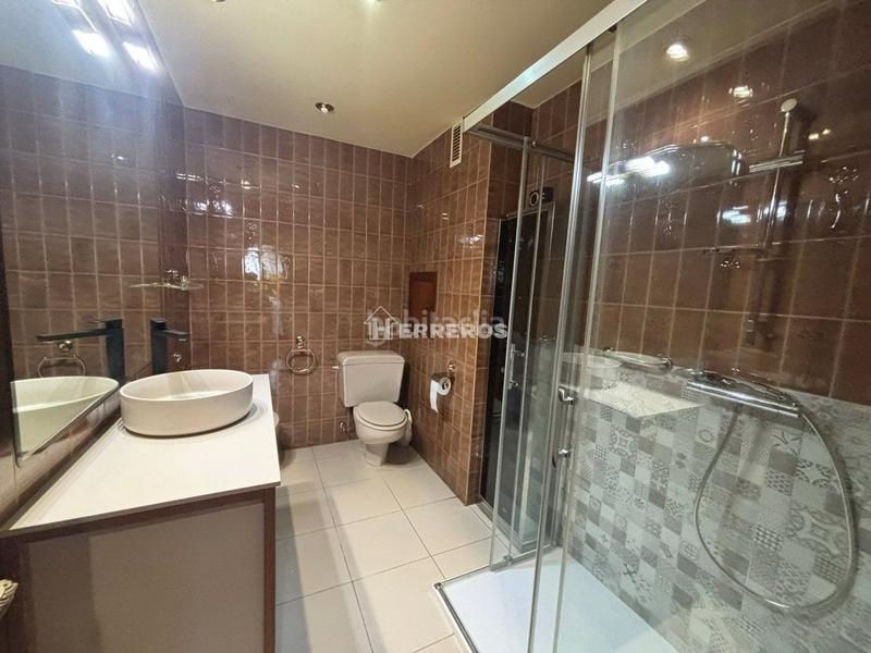Foto 7502e4c4-fff0-488e-a3f8-3806fcb17f54. Piso  en venta en centro, 3 dormitorios. en Gran Via Logroño