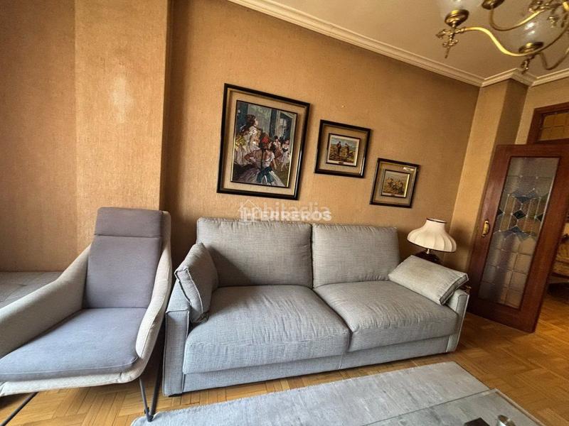 Foto a9f4348f-d5e3-477b-a964-f306c9a672a1. Piso  en venta en centro, 3 dormitorios. en Gran Via Logroño