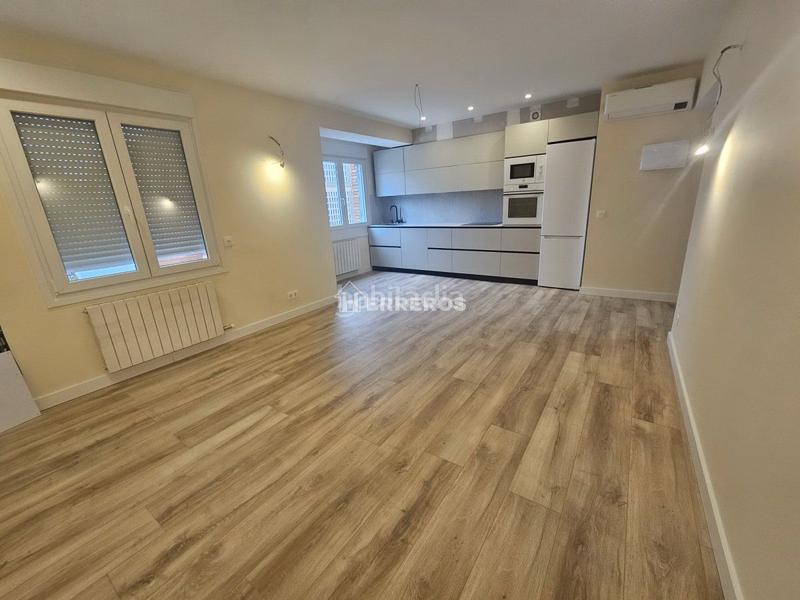 Foto 127db860-3a77-47e9-bfdb-3e72b01dd578. Piso  en venta en chile, 2 dormitorios. en Gran Via Logroño