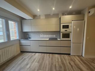 Pis  Lardero. Piso en venta en chile, 2 dormitorios.