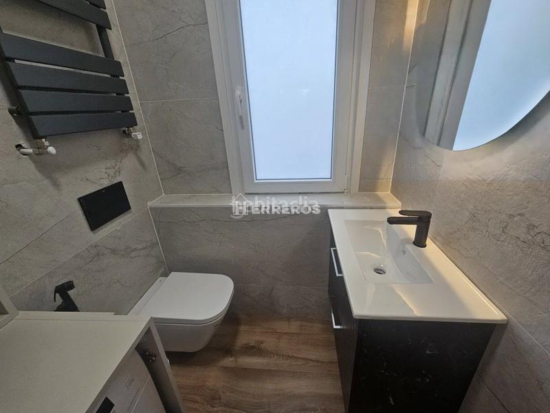 Foto 79c3491a-696e-4c45-a07e-d28865107009. Piso  en venta en chile, 2 dormitorios. en Gran Via Logroño