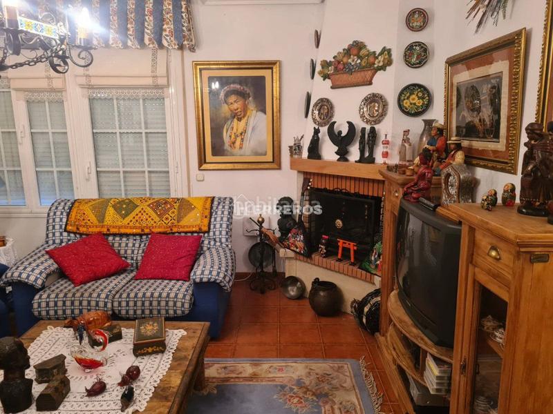 Foto 022766d7-b1cb-40bb-a9b8-e4e9af1d9bd2. Chalet  en venta , 5 dormitorios. en Anguciana