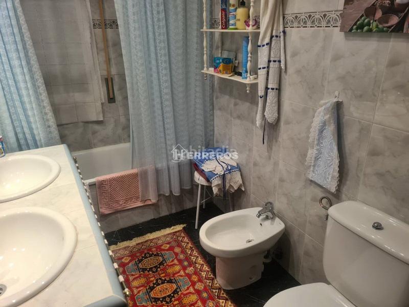 Foto 26775e85-9022-415c-b042-0878c8e8ca0a. Chalet  en venta , 5 dormitorios. en Anguciana