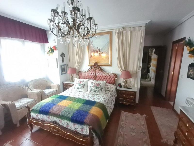 Foto 29378af8-b2cf-4bb1-8291-3df0934008f8. Chalet  en venta , 5 dormitorios. en Anguciana