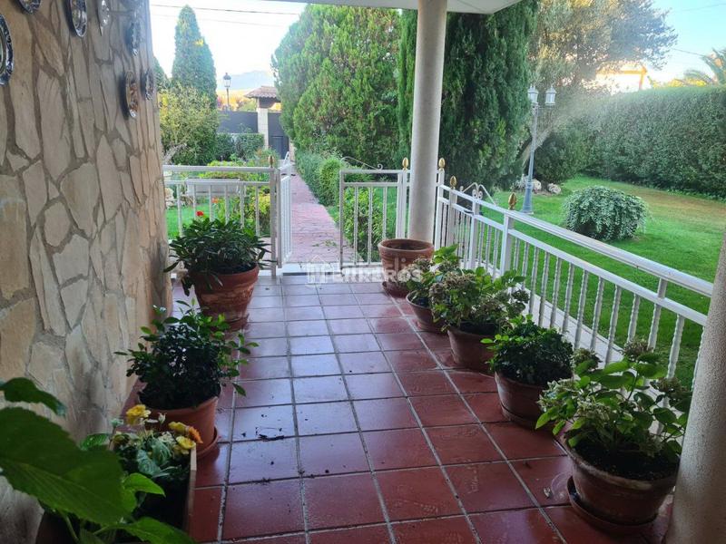 Foto 6b18e22b-2107-4e8d-a51b-4f2623a76355. Chalet  en venta , 5 dormitorios. en Anguciana
