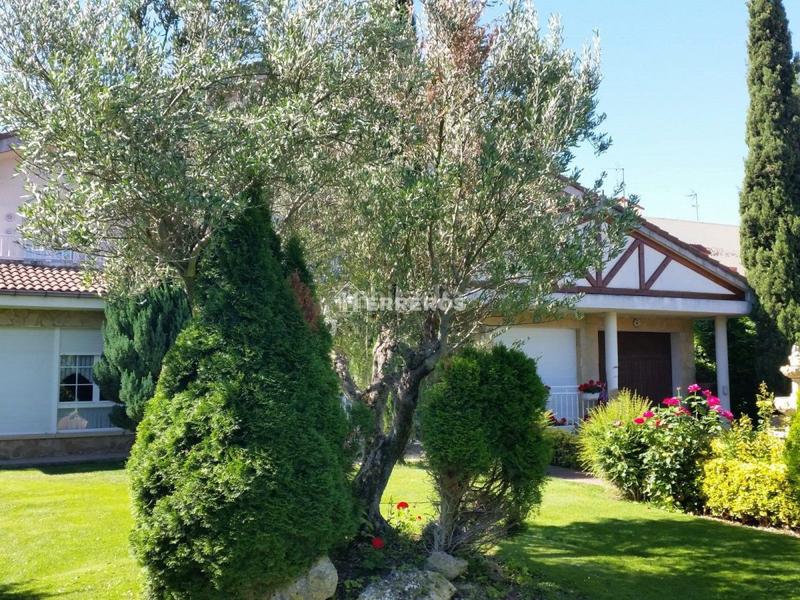 Foto b2612964-8cd7-458d-bf56-f00aca8cb2cc. Chalet  en venta , 5 dormitorios. en Anguciana