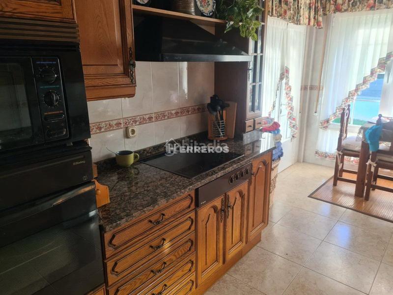 Foto d0b516d1-a40a-46a5-addd-827bacbcc01d. Chalet  en venta , 5 dormitorios. en Anguciana